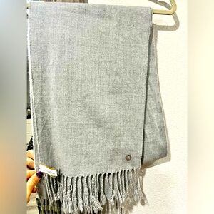 #22 Unisex Gray Calvin Klein Fringe Scarf